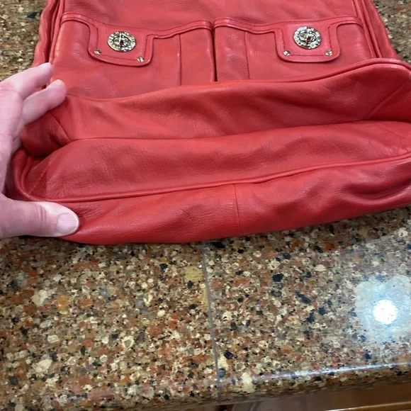 *****PRICE DROP***** EUC MARC JACOBS LEATHER HANDBAG - Picture 3 of 9